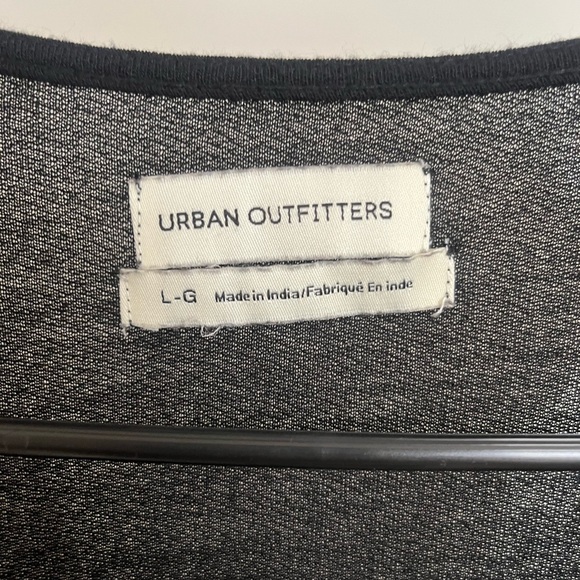 Urban Outfitters Taran Smocked Surplice Black Top - Picture 5 of 5